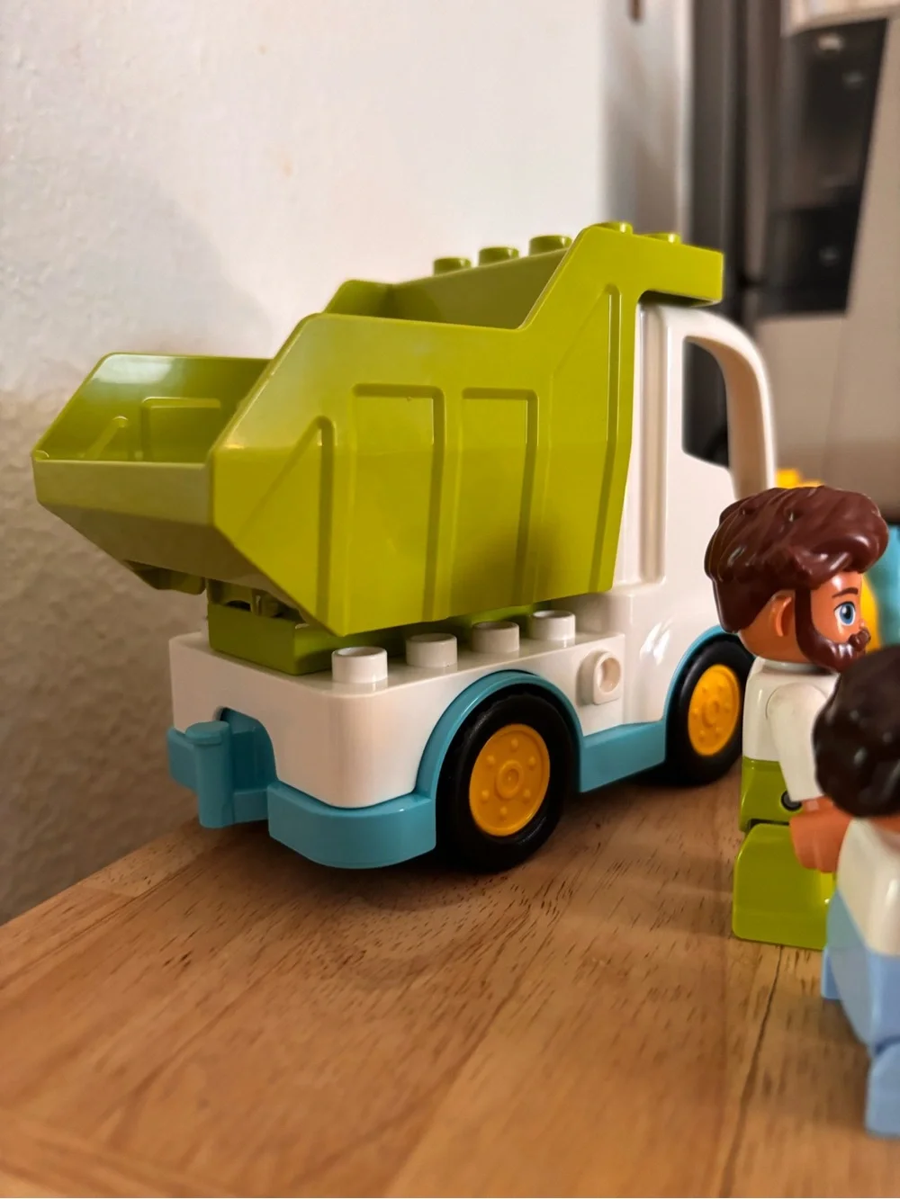 Lego Duplo Garbage Truck and Recycling - Picture 5 of 6